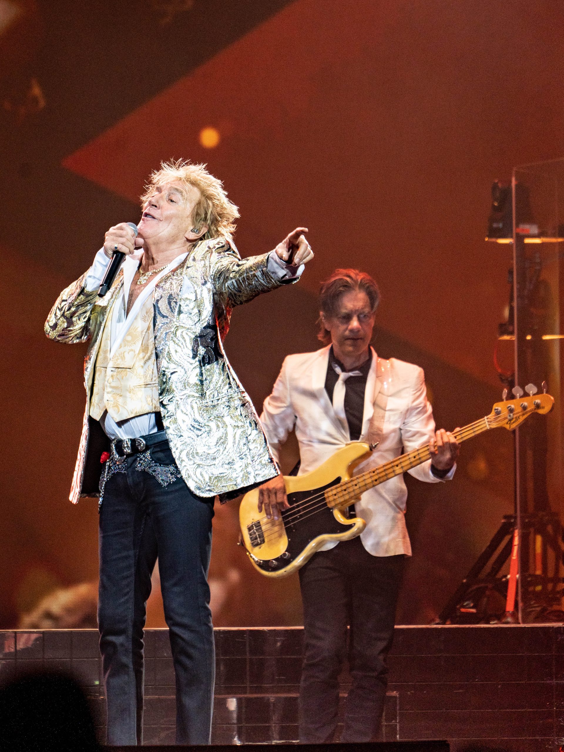 rod stewart tour perth