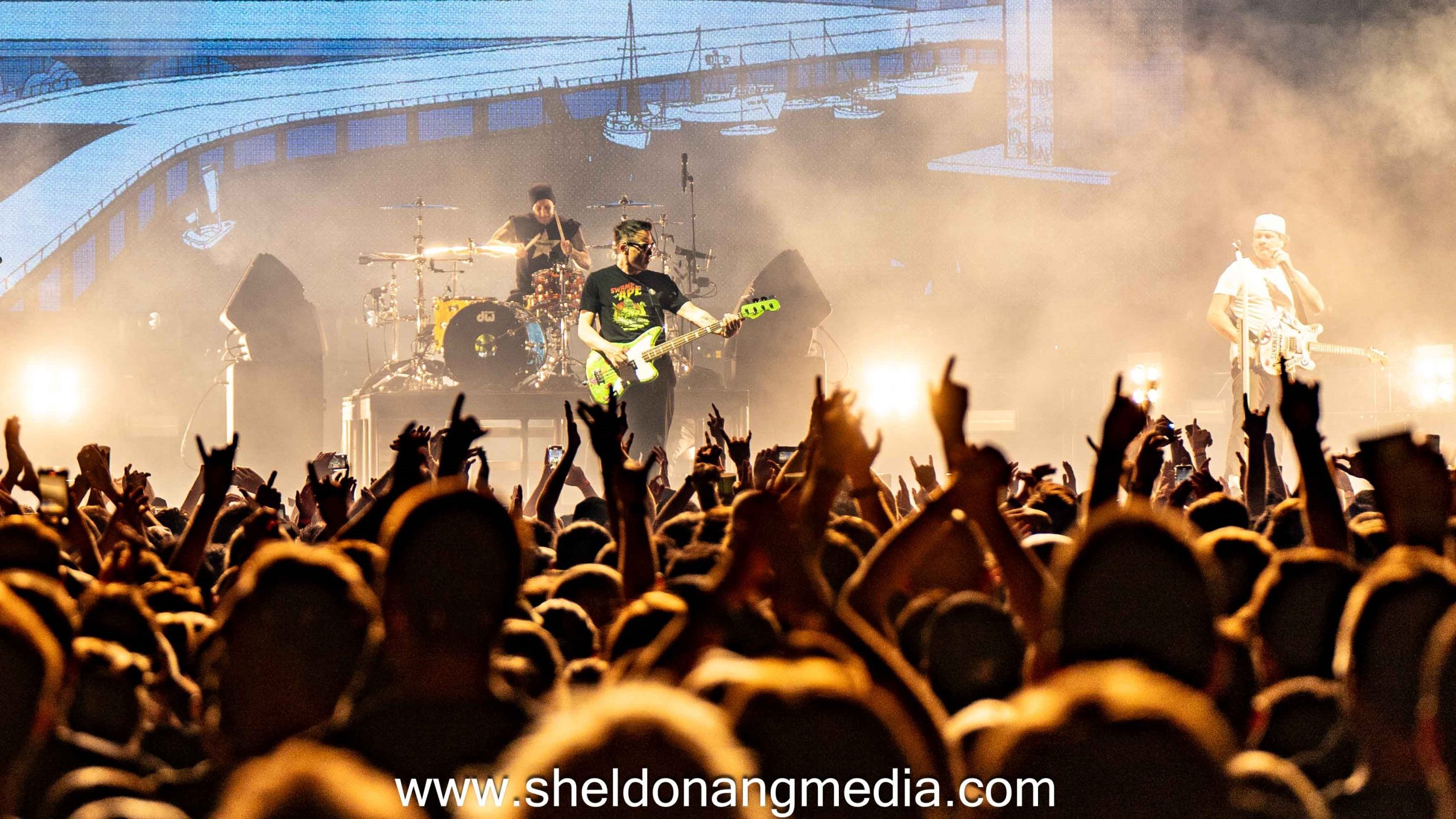 Photo Gallery: blink-182 Live in Concert Perth Australia - Sheldon 